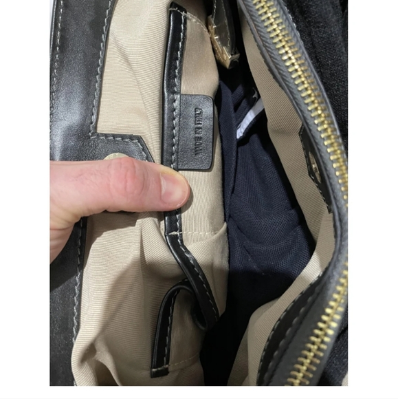 Sold Authentic Burberry Bag - Picture 5 of 6